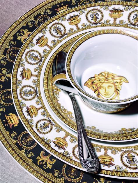 piatti di versace|Versace baroque dinnerware.